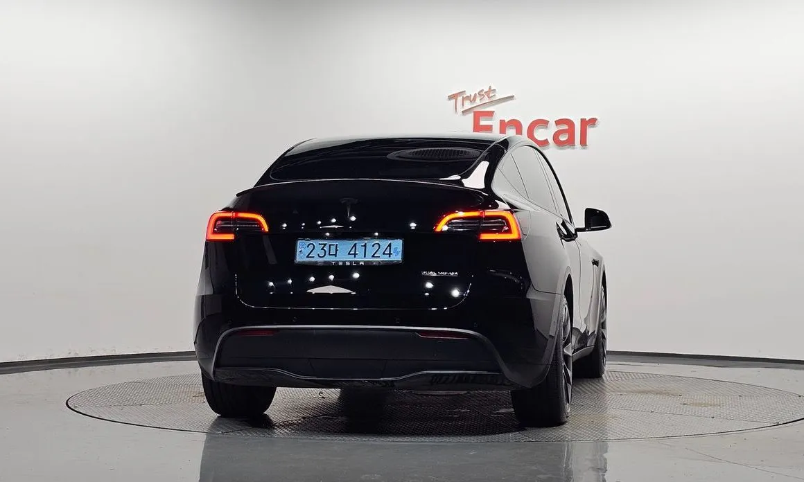 Tesla Model Y — фото 7