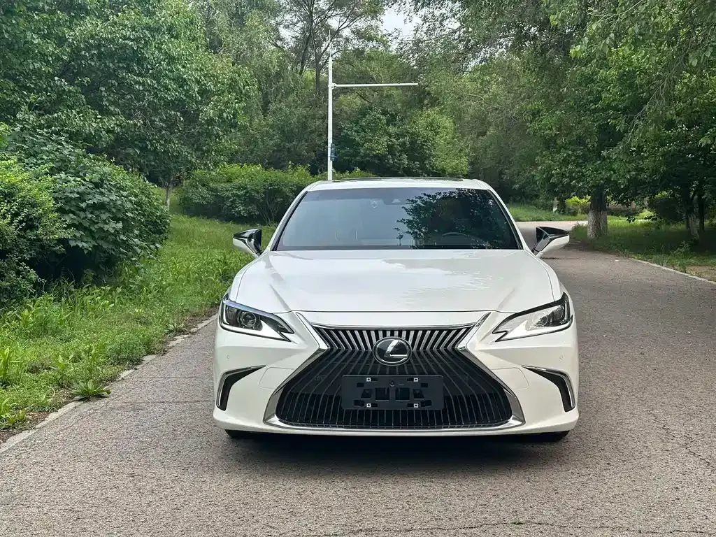 Lexus ES — фото 2