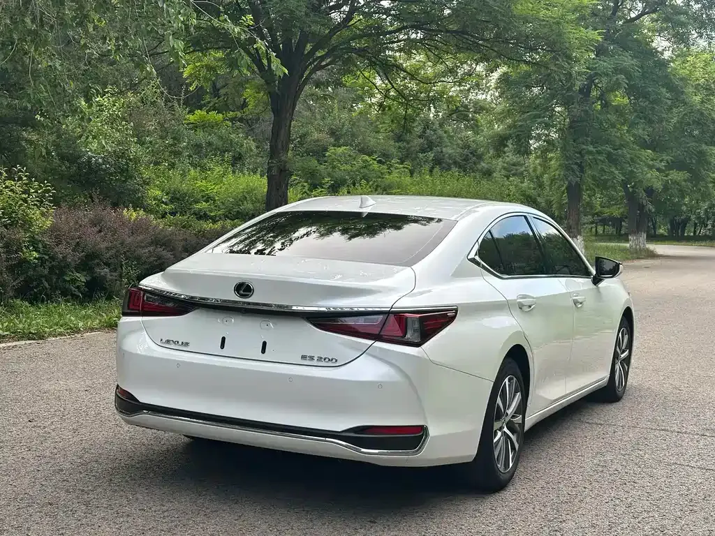 Lexus ES — фото 3