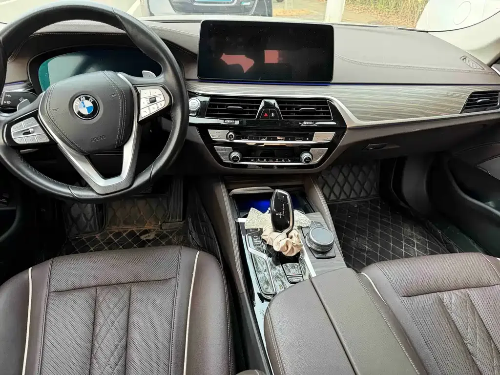 BMW 5 Series — фото 4