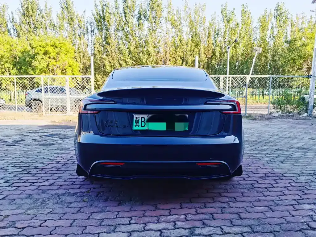 Tesla Model 3 — фото 4