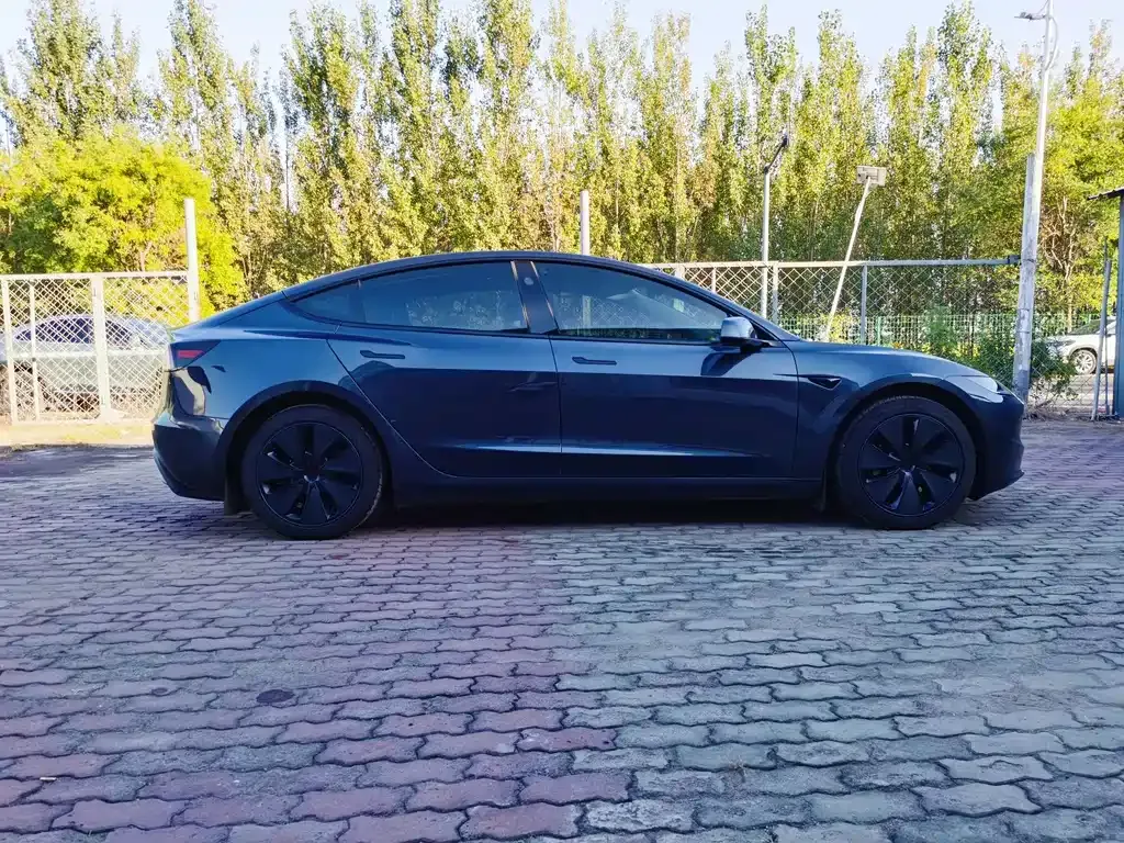 Tesla Model 3 — фото 2