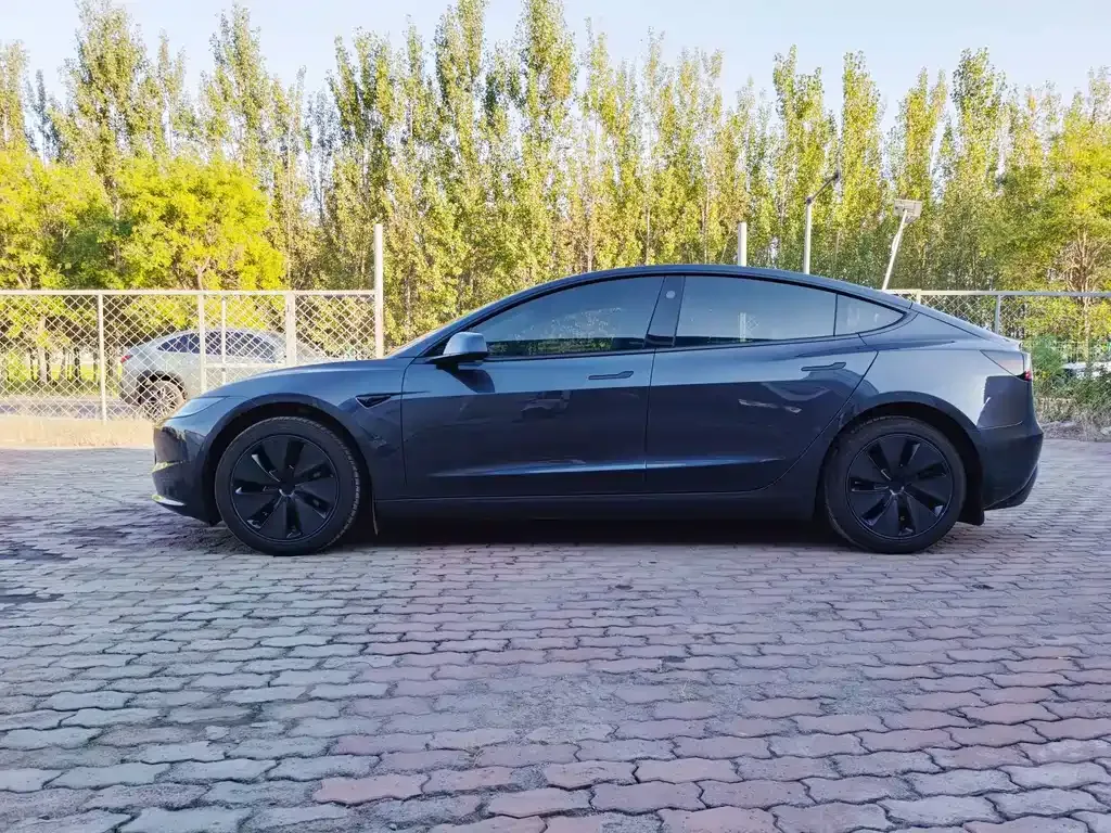 Tesla Model 3 — фото 6