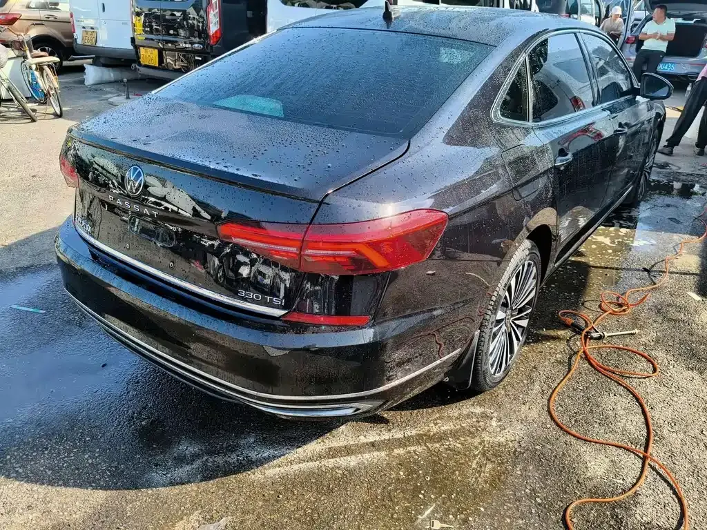 Volkswagen Passat — фото 10