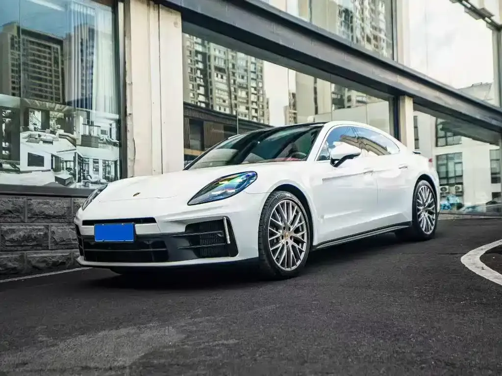 Porsche Panamera — фото 1