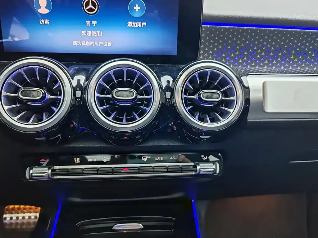 Mercedes-Benz GLB AMG — фото 3