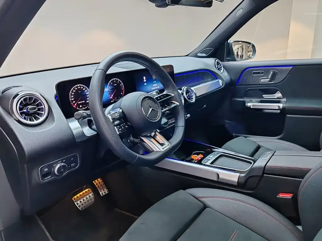 Mercedes-Benz GLB AMG — фото 2