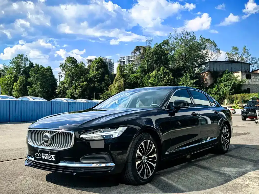 Volvo S90 — фото 1