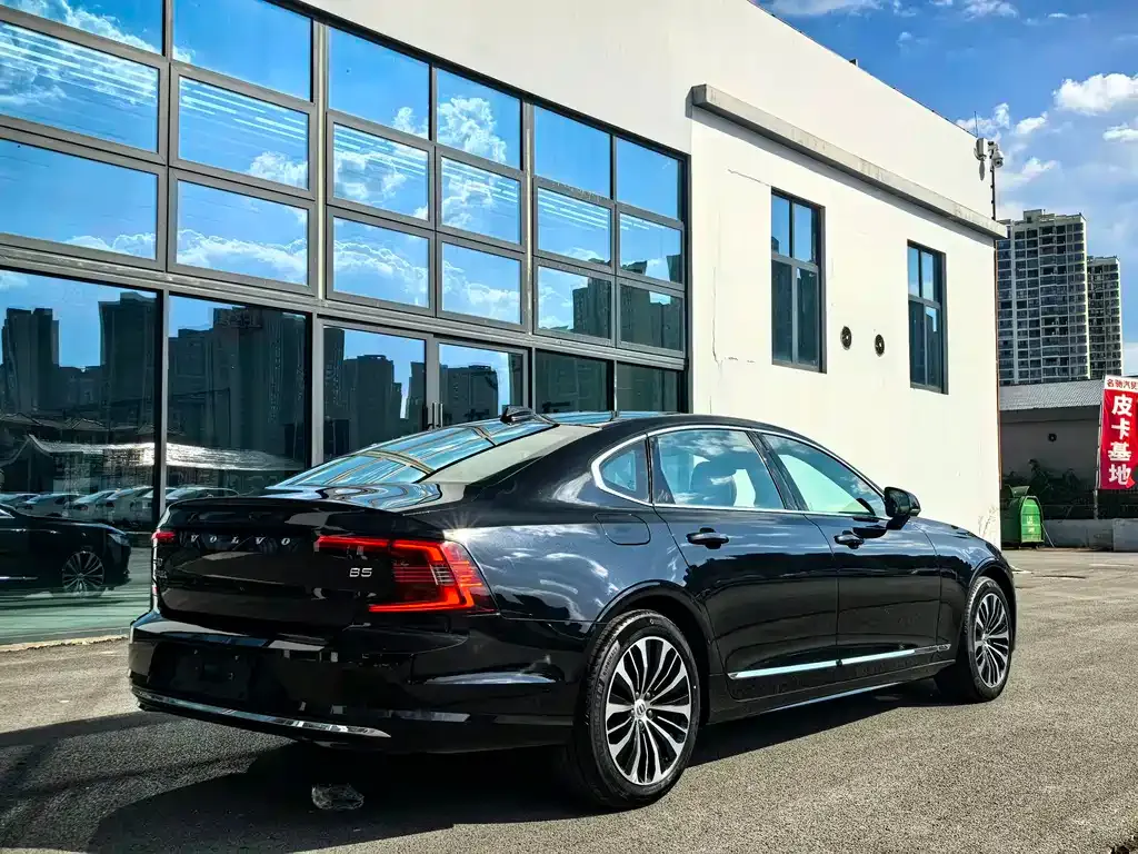 Volvo S90 — фото 4