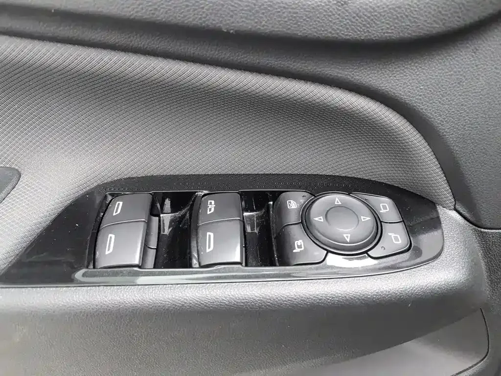 Chevrolet Equinox — фото 10