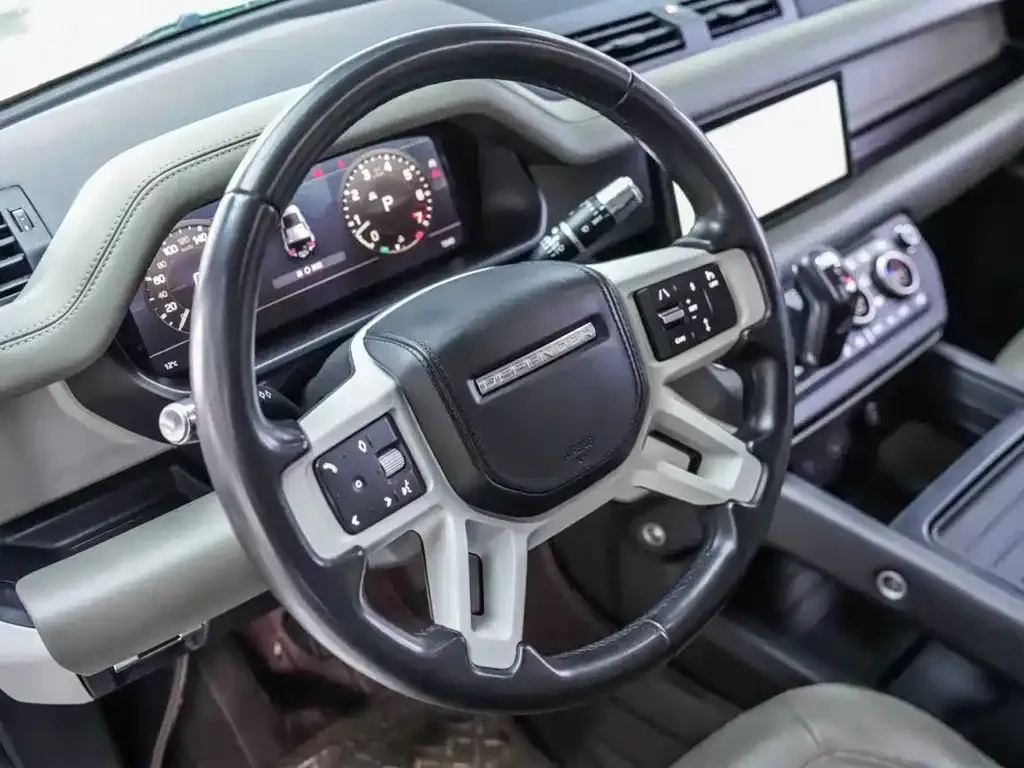Land Rover Defender — фото 10