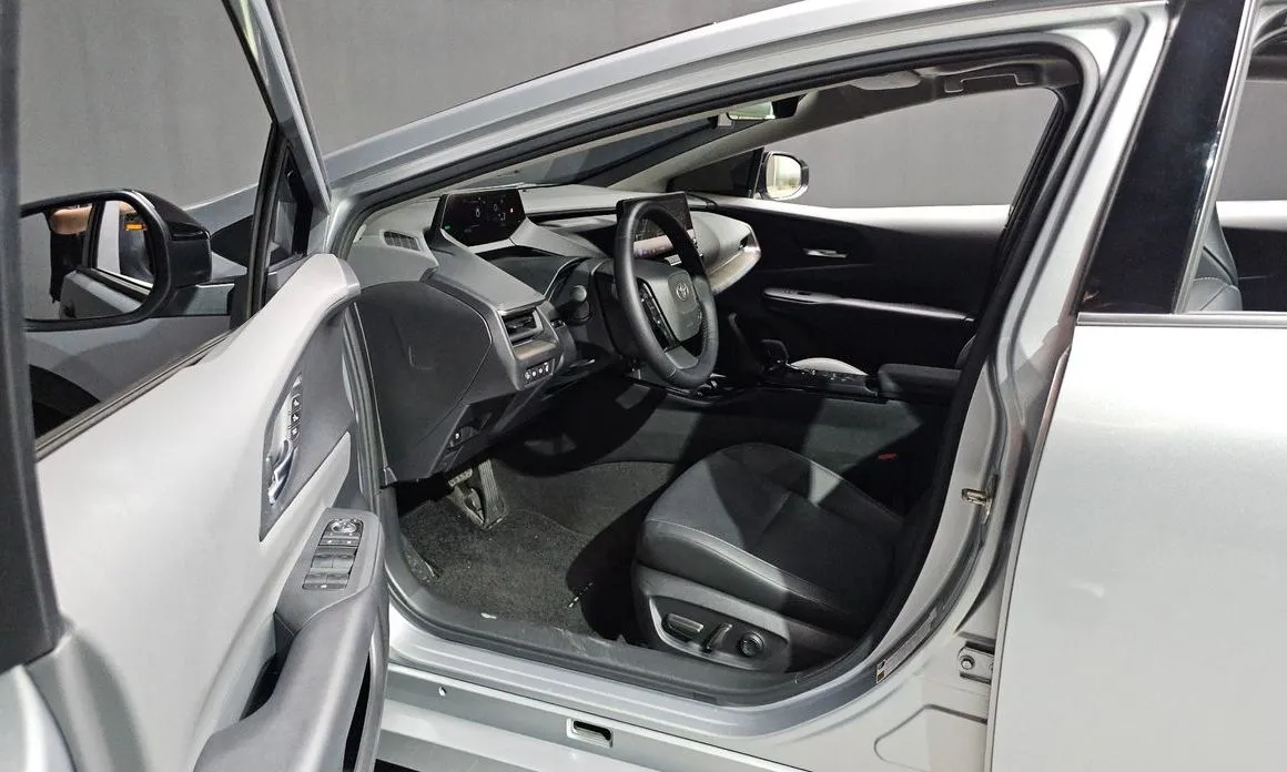 Toyota Prius — фото 6