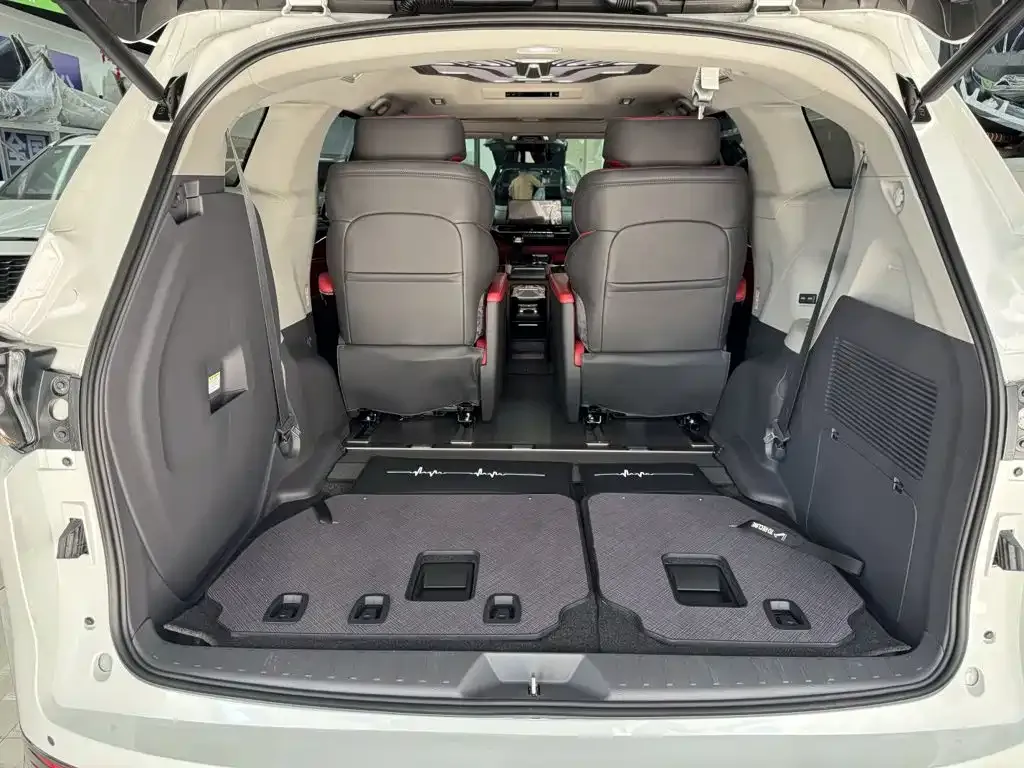 Toyota Sienna — фото 3