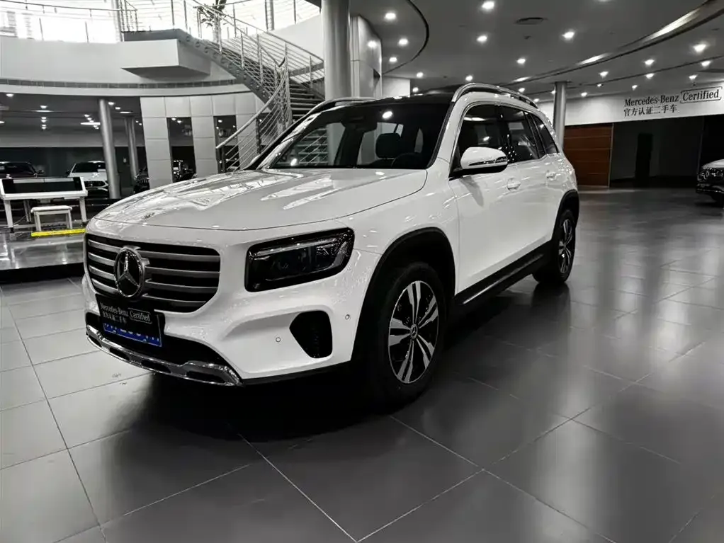 Mercedes-Benz GLB — фото 1