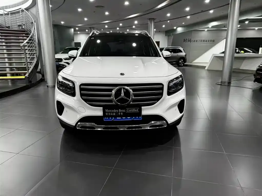 Mercedes-Benz GLB — фото 10
