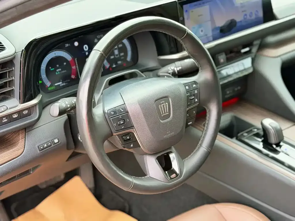 Toyota Crown (Import) — фото 10