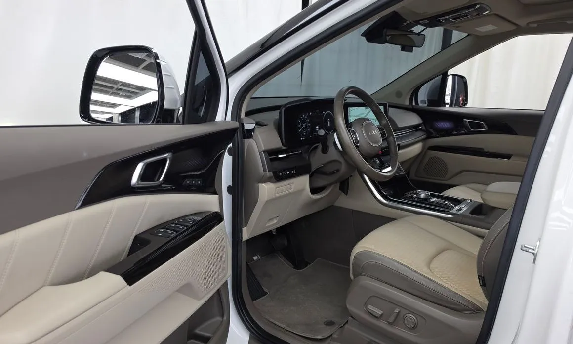 Kia Carnival — фото 10
