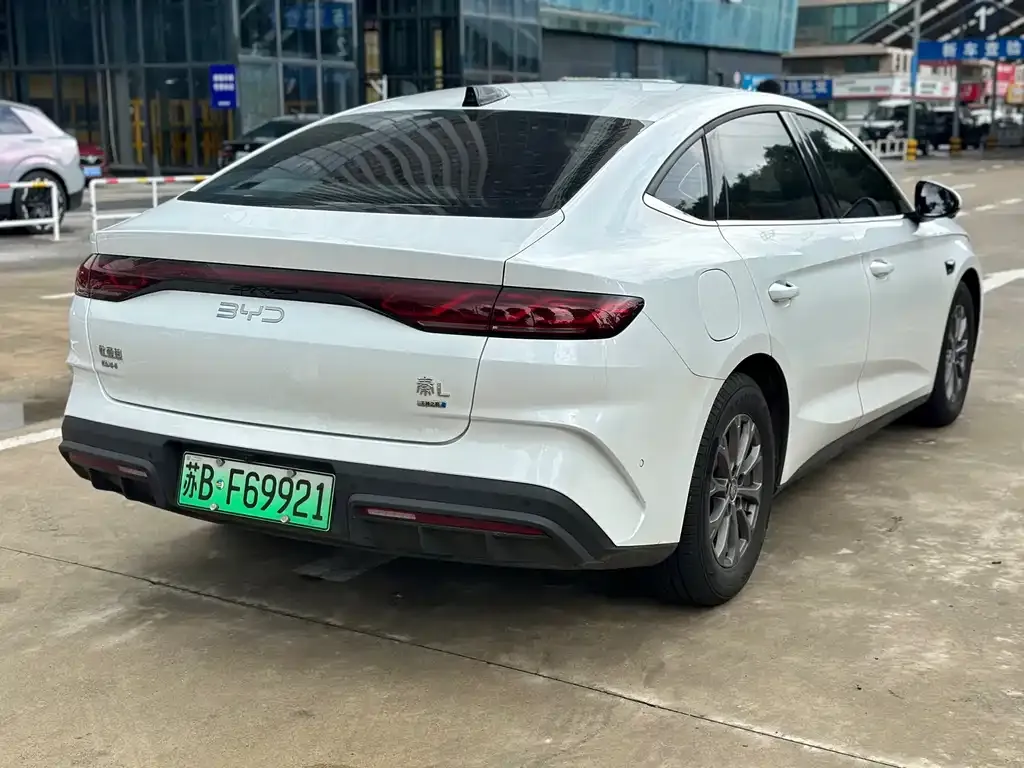 BYD Qin L — фото 6
