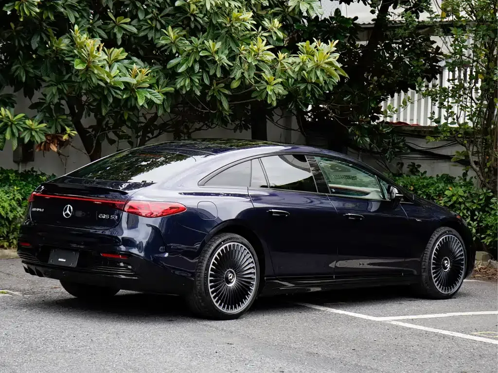 Mercedes-Benz EQS AMG — фото 6