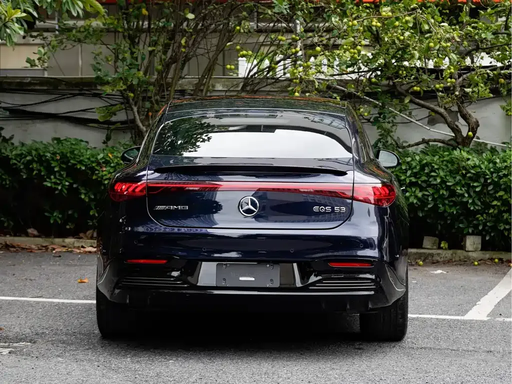 Mercedes-Benz EQS AMG — фото 8