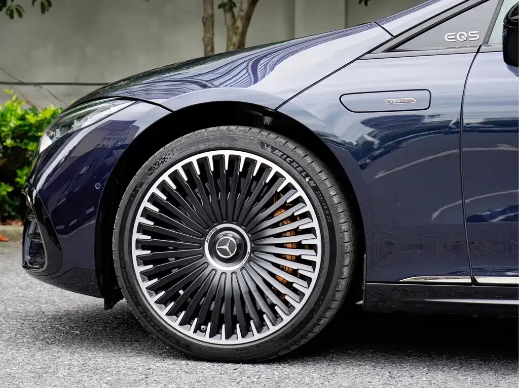 Mercedes-Benz EQS AMG — фото 5