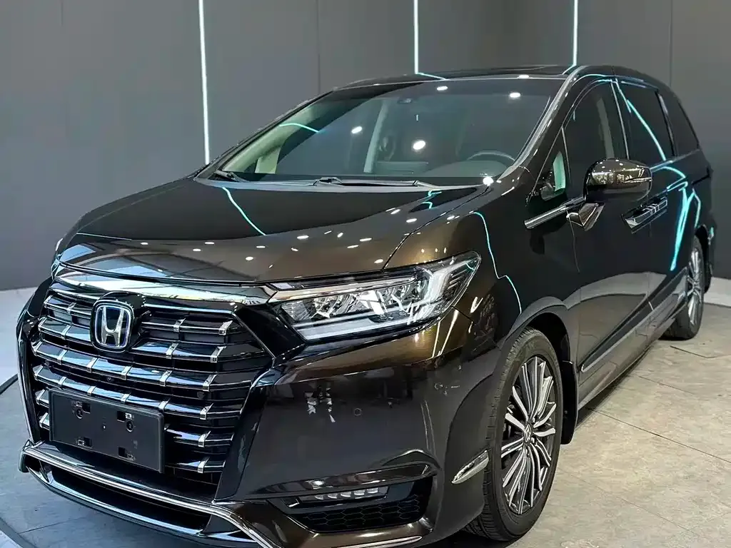 Honda Elysion — фото 1