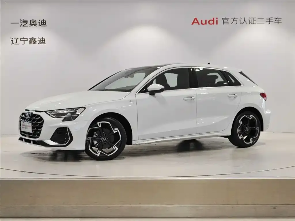 Audi A3 — фото 1