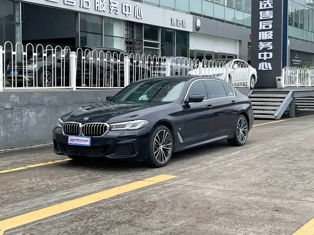 BMW 5 Series — фото 1