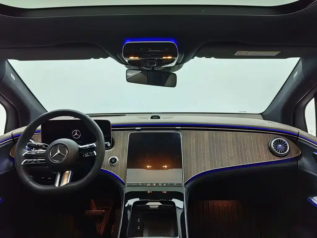 Mercedes-Benz EQE SUV — фото 2