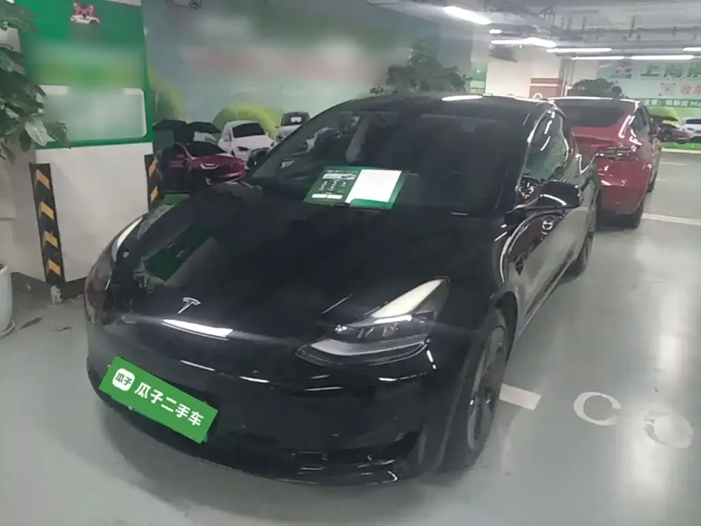 Tesla Model 3 — фото 10