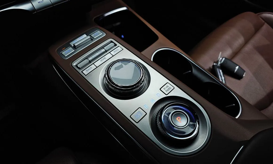 Genesis GV70 — фото 3