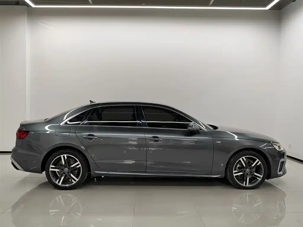 Audi A4L — фото 4
