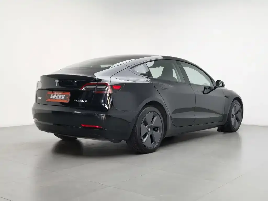 Tesla Model 3 — фото 2