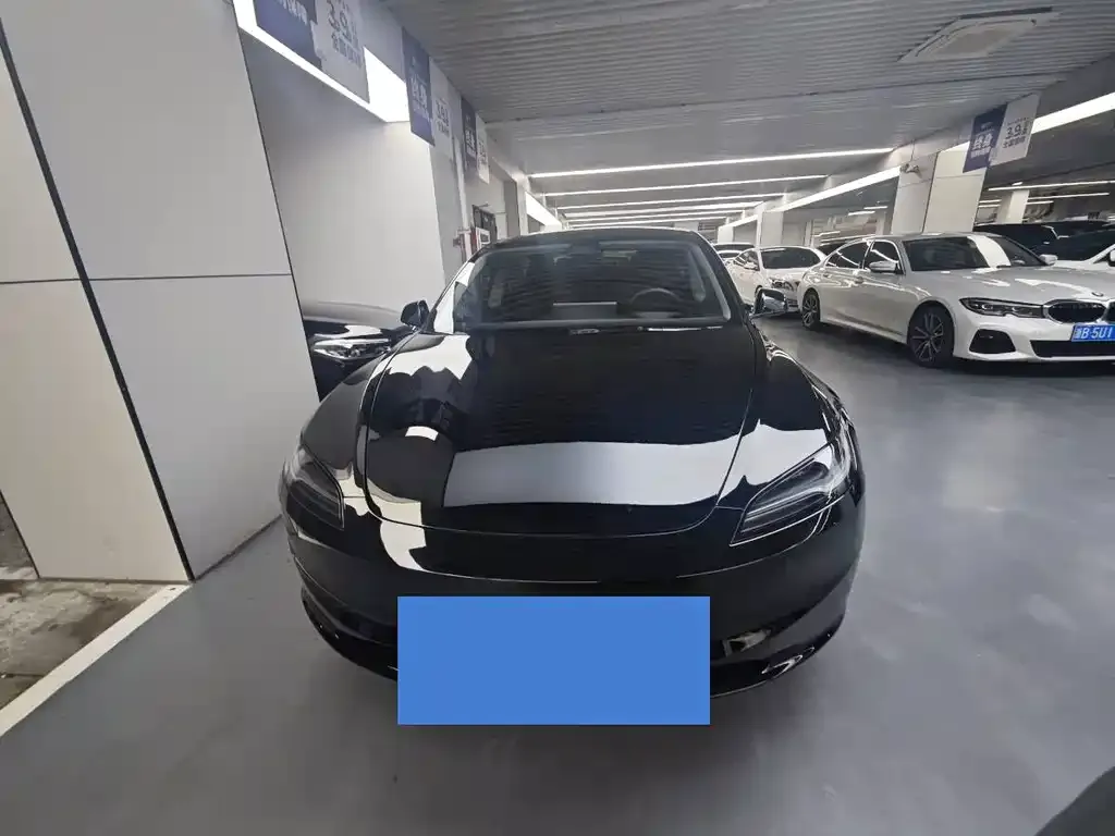 Tesla Model 3 — фото 1