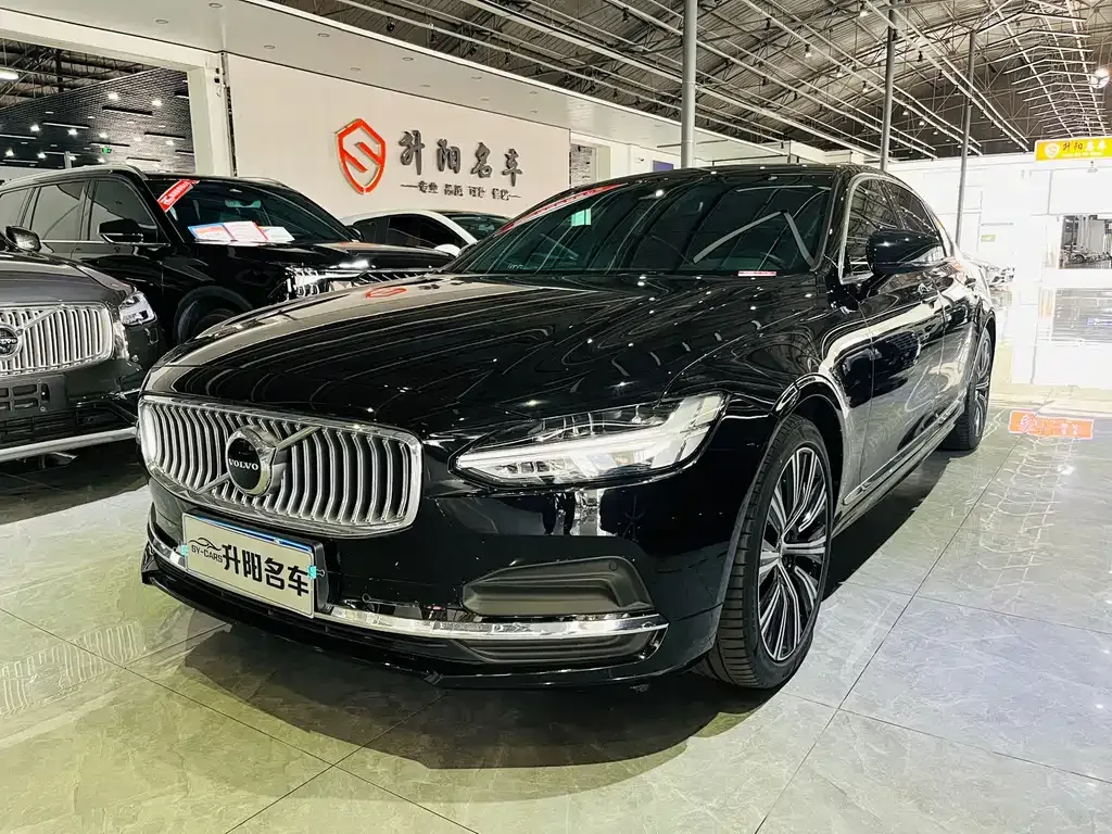 Volvo S90 — фото 1