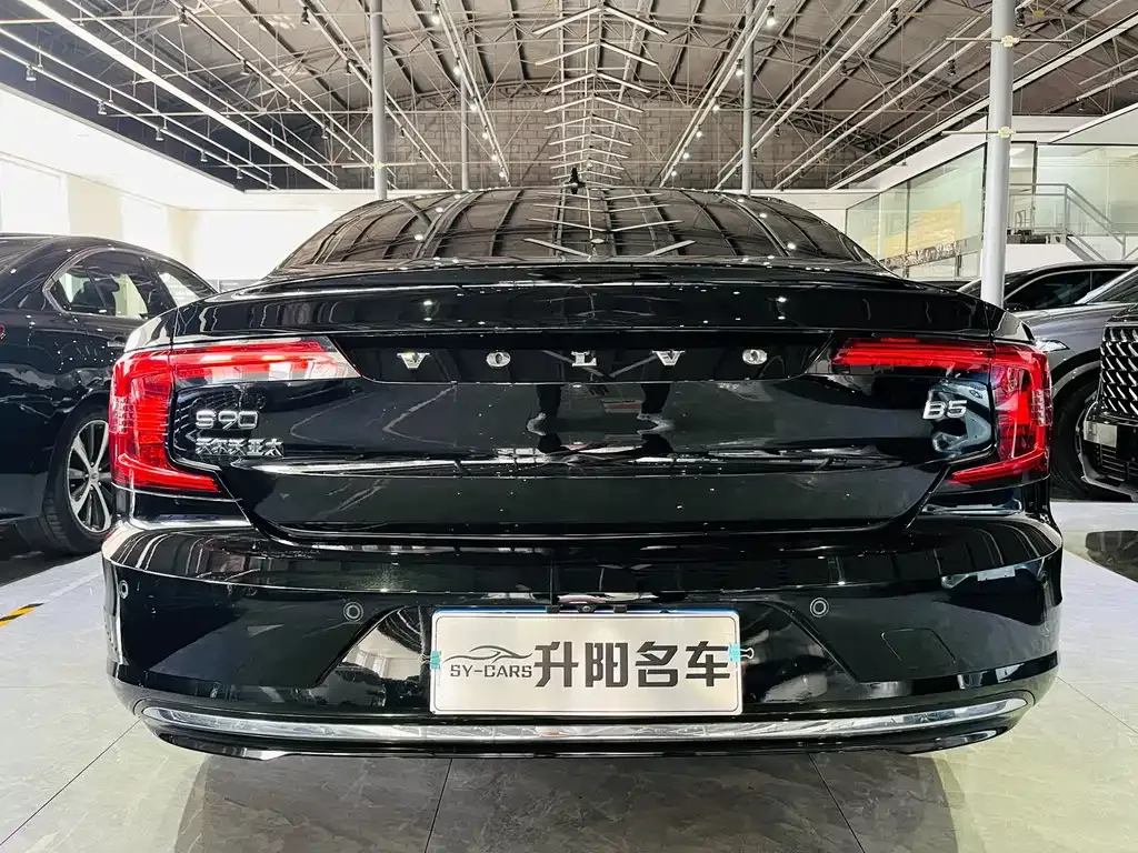 Volvo S90 — фото 10