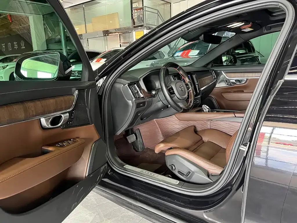 Volvo S90 — фото 9