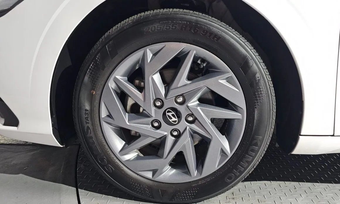 Hyundai AVANTE — фото 8