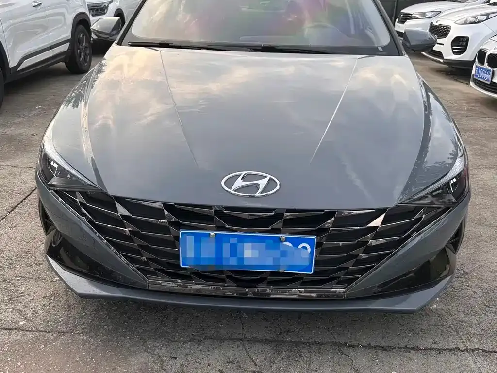 Hyundai Elantra — фото 6