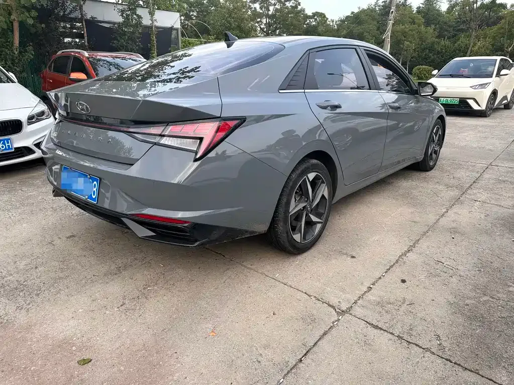 Hyundai Elantra — фото 9