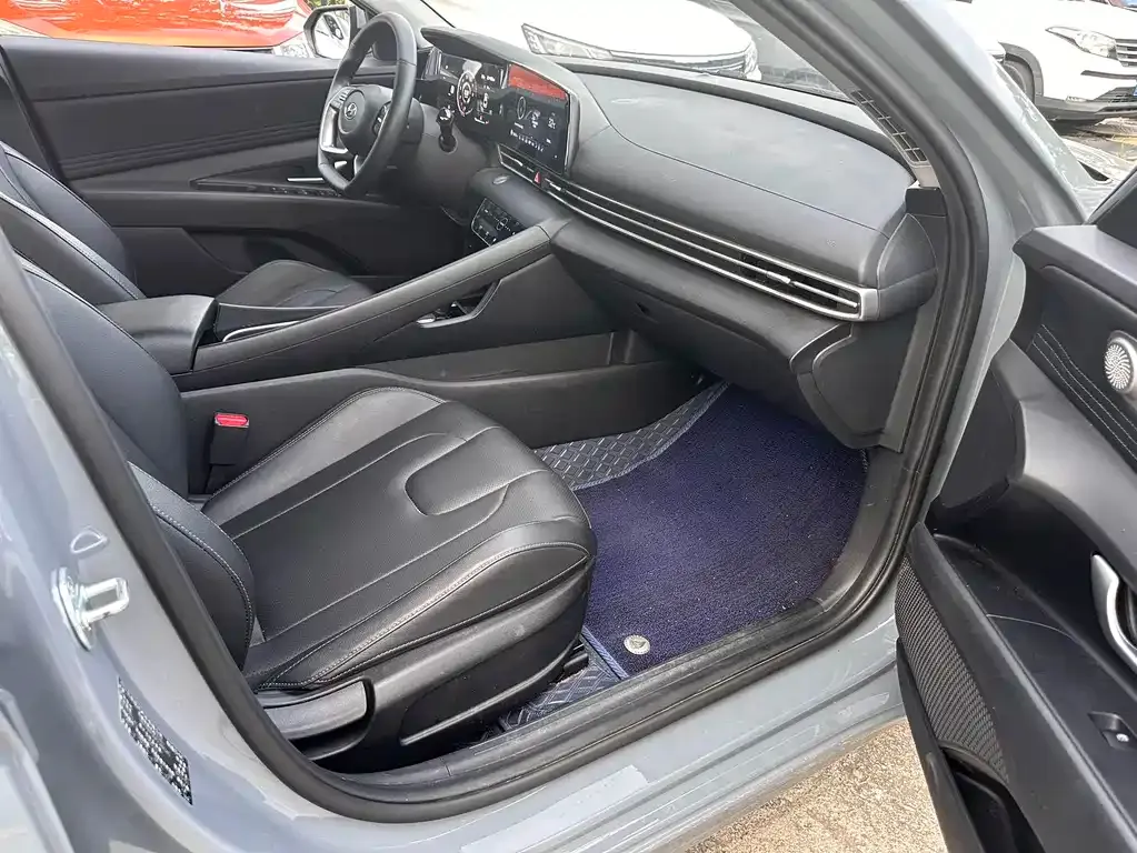 Hyundai Elantra — фото 4