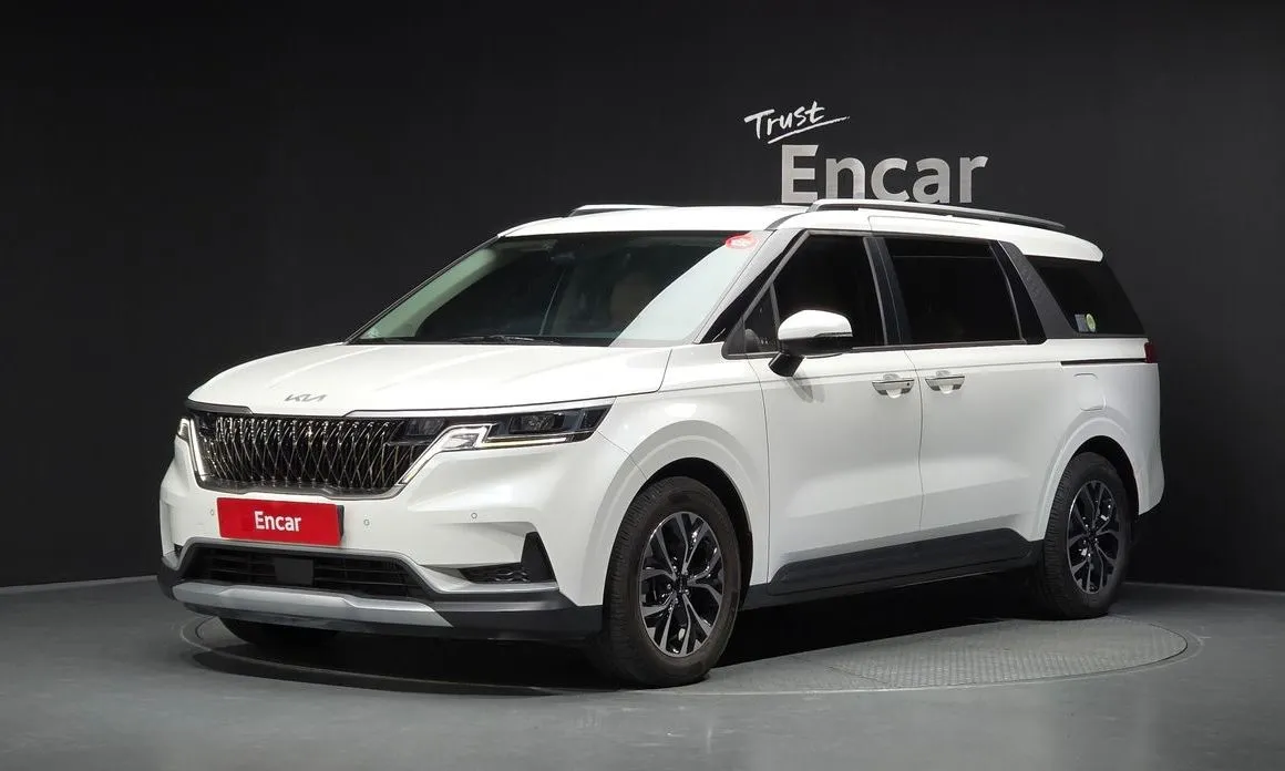 Kia Carnival — фото 1