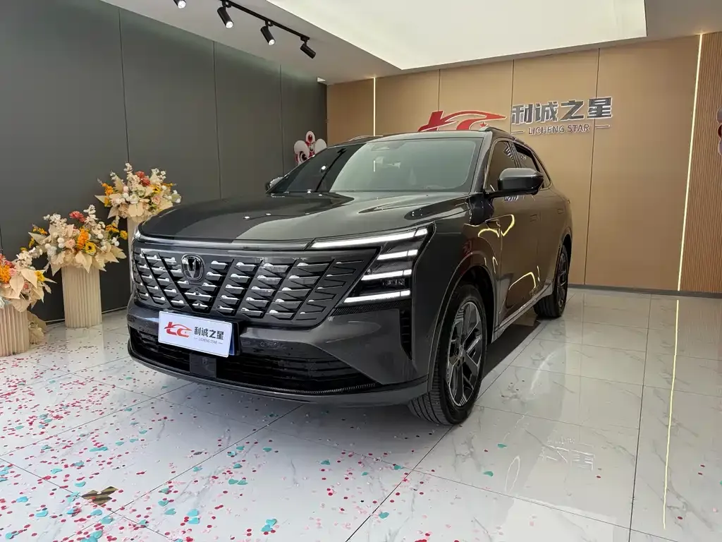 Changan CS75 PLUS — фото 1