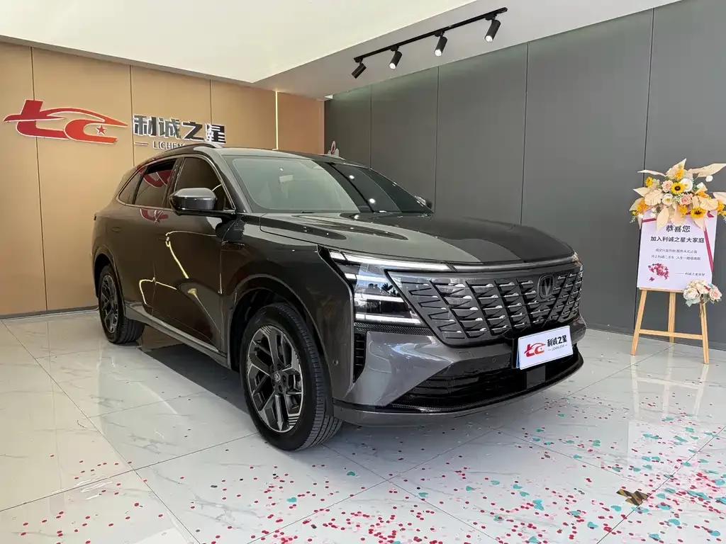 Changan CS75 PLUS — фото 8