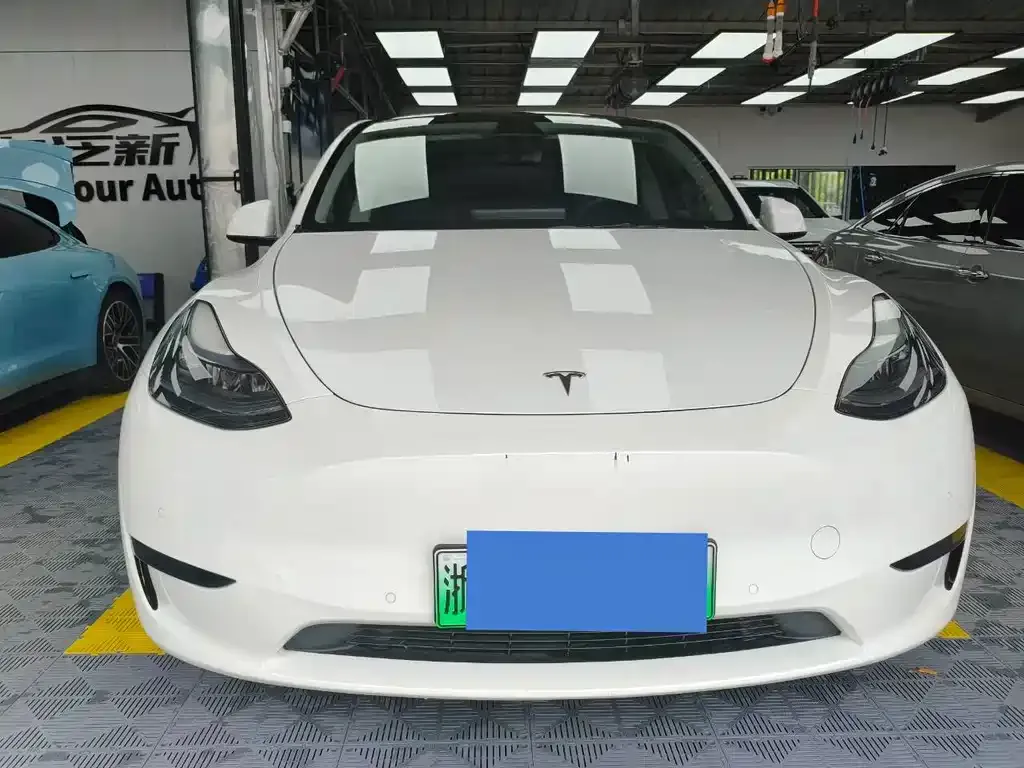 Tesla Model Y — фото 9