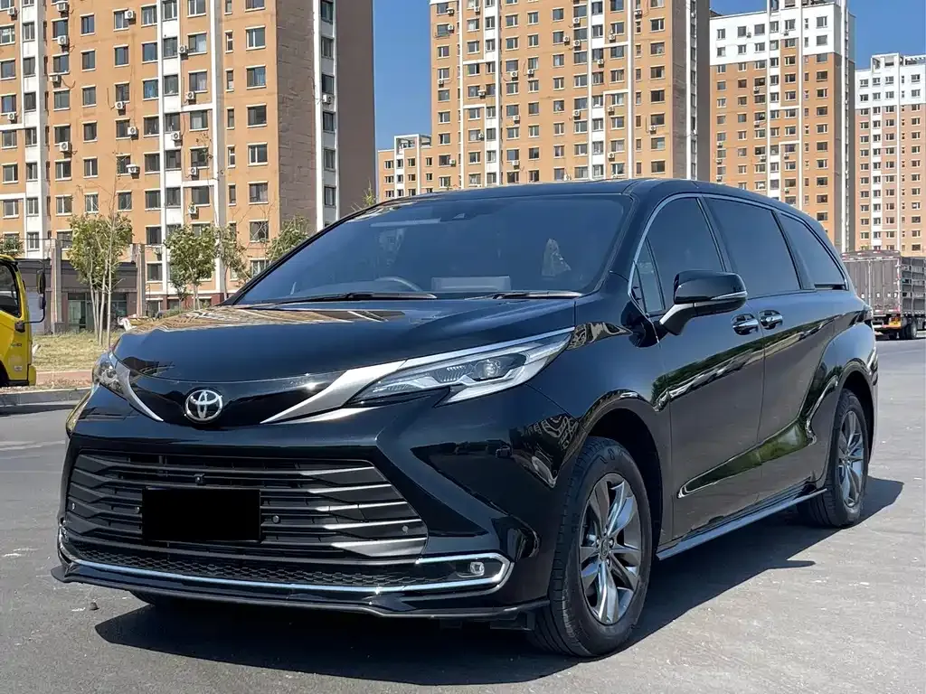 Toyota Sienna — фото 9