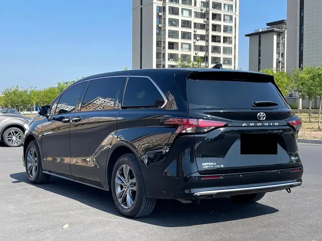 Toyota Sienna — фото 5