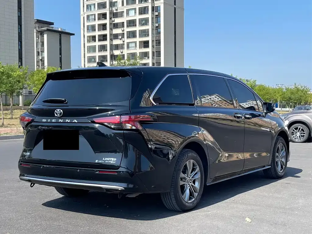 Toyota Sienna — фото 8