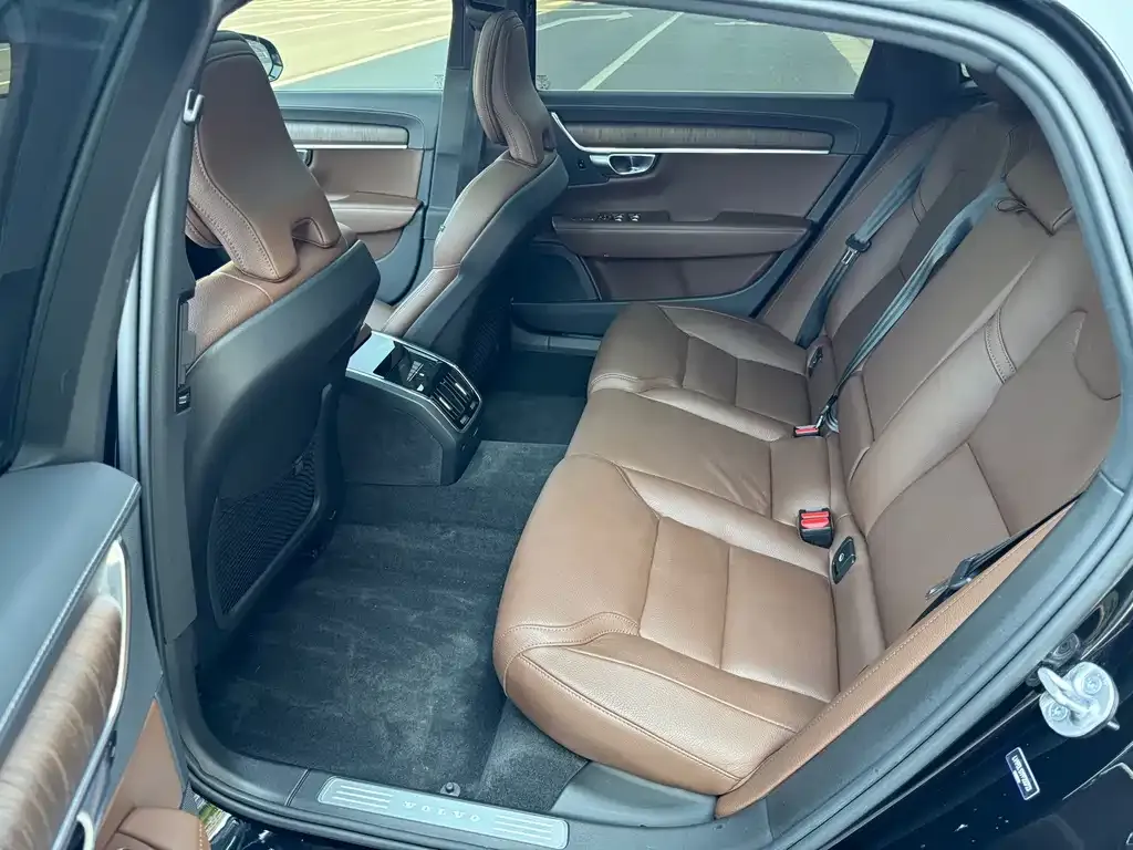 Volvo S90 — фото 3