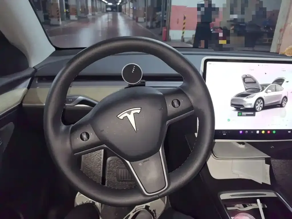 Tesla Model Y — фото 7